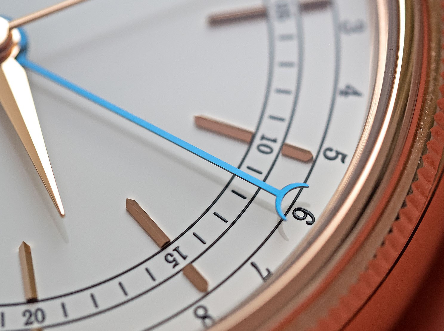 Chi tiết vương miện Rolex tại vị trí 12 giờ trên mặt số Cellini Moonphase 50535