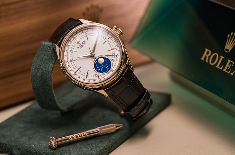 Đồng hồ Rolex của nước nào: Rolex với tính năng lịch vạn niên