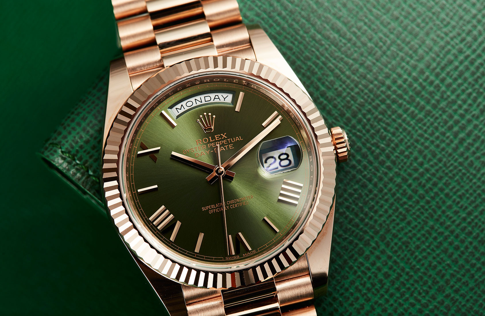 Phiên bản đặc biệt đồng hồ Rolex Day-Date 40 Ref 228235