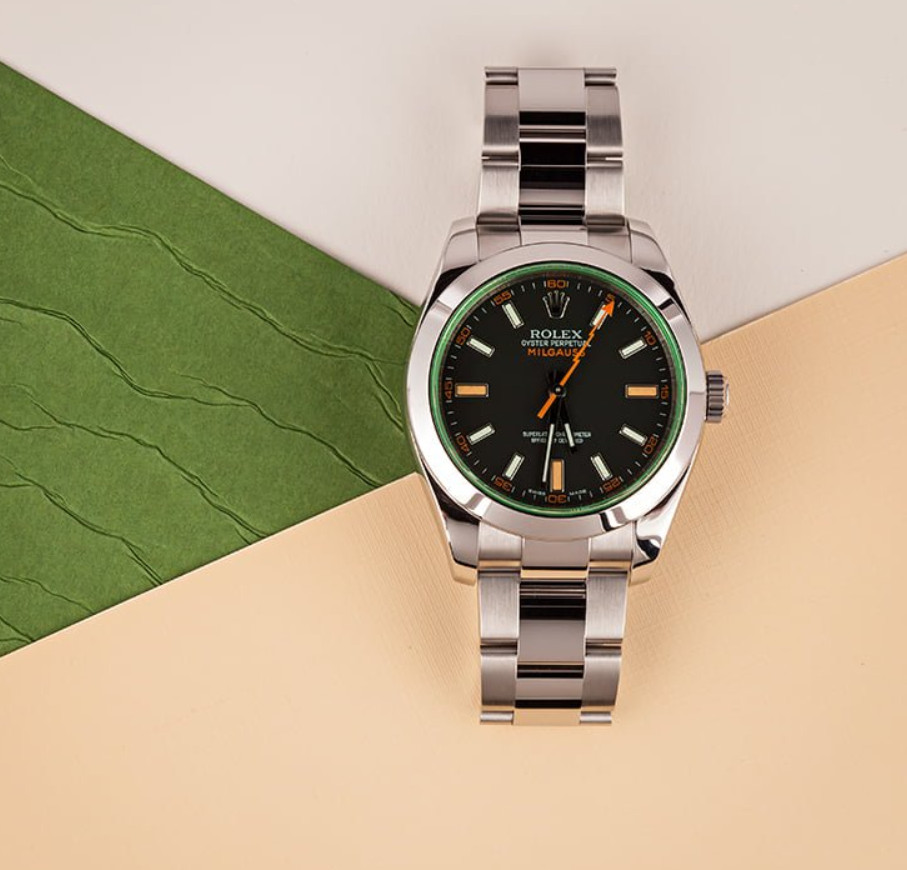 Mẫu Rolex Milgauss 116400V với khả năng chống từ trường, thuộc các dòng đồng hồ của Rolex dành cho kỹ sư