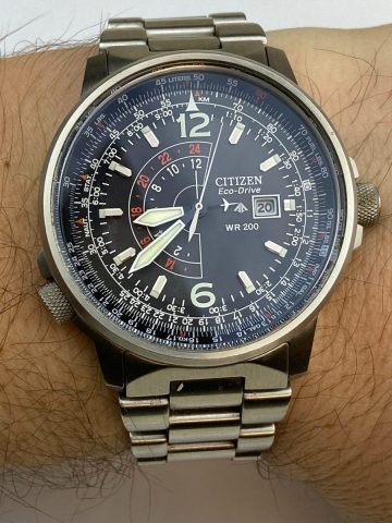 Đồng Hồ Citizen Eco-Drive WR 200: Khám Phá Công Nghệ & Độ Bền Vượt Trội