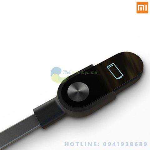 Dây sạc đồng hồ Xiaomi Mi Band 3 đang kết nối sạc pin