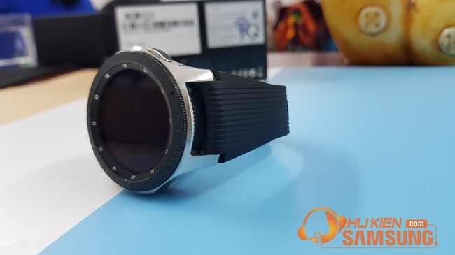 Khả năng chống nước 5ATM của đồng hồ Samsung Galaxy Watch 46mm, đảm bảo độ bền vượt trội