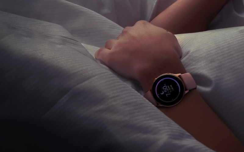 Theo dõi chi tiết 4 giai đoạn giấc ngủ với đồng hồ Samsung Galaxy Watch Active R500