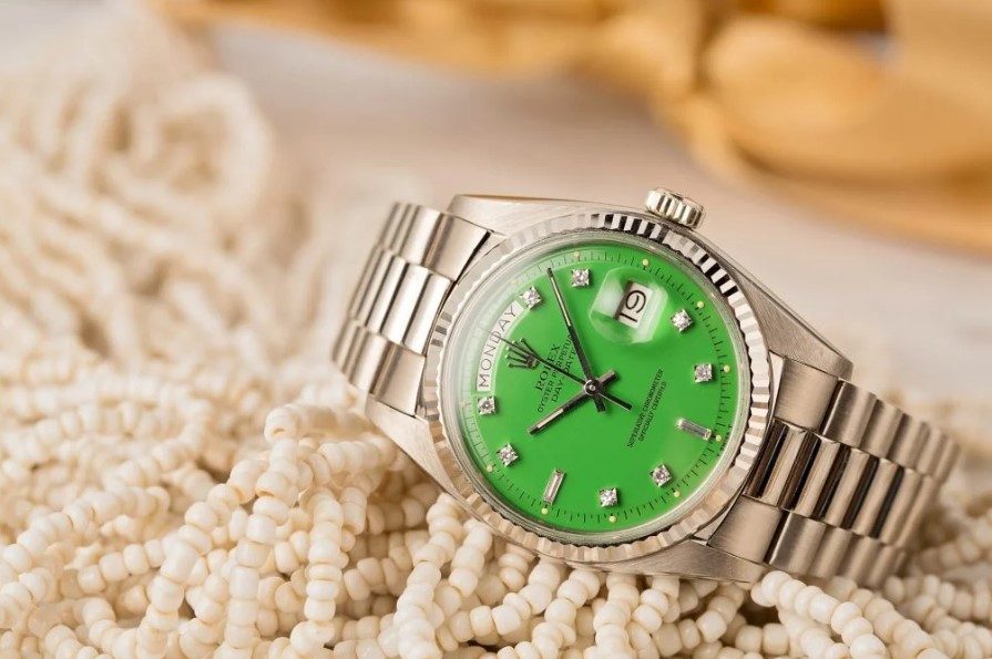 Bộ máy tự động chính xác bên trong đồng hồ Rolex Day-Date