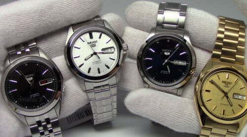 Đồng hồ Seiko 5 với mặt kính kim loại nguyên bản.