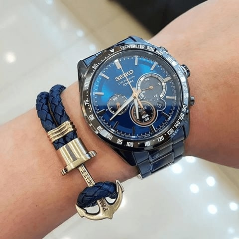 Seiko SSC471P1, đồng hồ nam hầm hố với mặt xanh ấn tượng