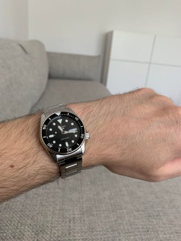 Cách Chỉnh Giờ Đồng Hồ Seiko 5: Hướng Dẫn Chi Tiết Cho Người Mới Bắt Đầu
