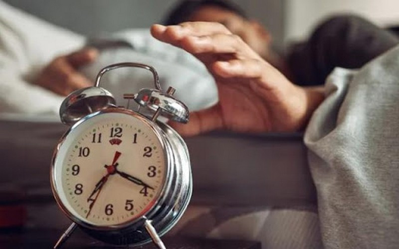 Sử dụng đồng hồ báo thức để bàn đúng cách giúp thiết bị bền bỉ và hiệu quả