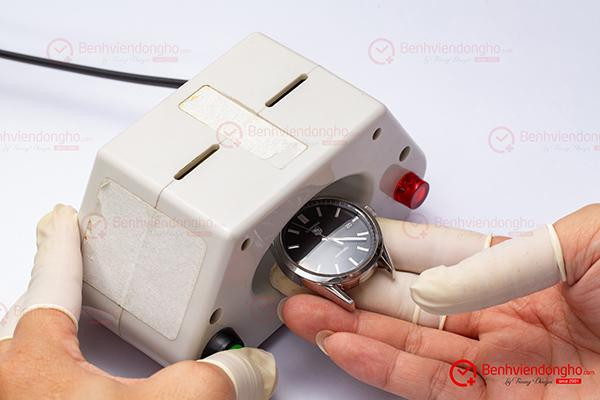 Nếu đồng hồ Tissot bị nhiễm từ, việc khử từ được thực hiện miễn phí để khắc phục tình trạng chạy nhanh, bảo dưỡng đồng hồ