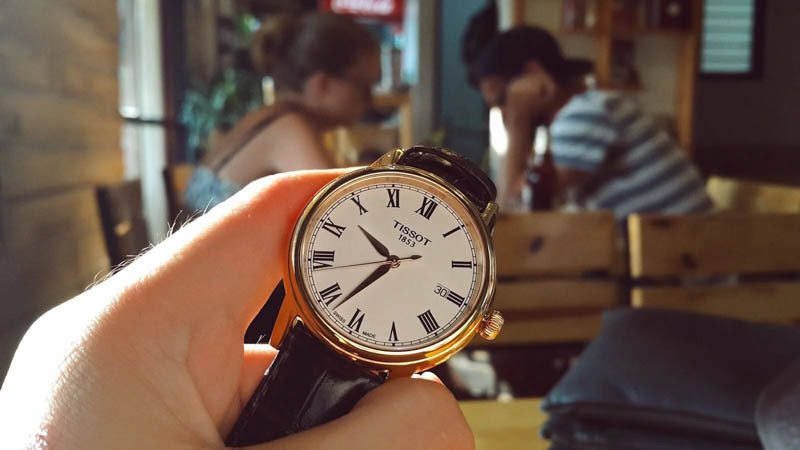 Kiểm tra đồng hồ Tissot bị nhiễm từ tại nơi sửa đồng hồ uy tín