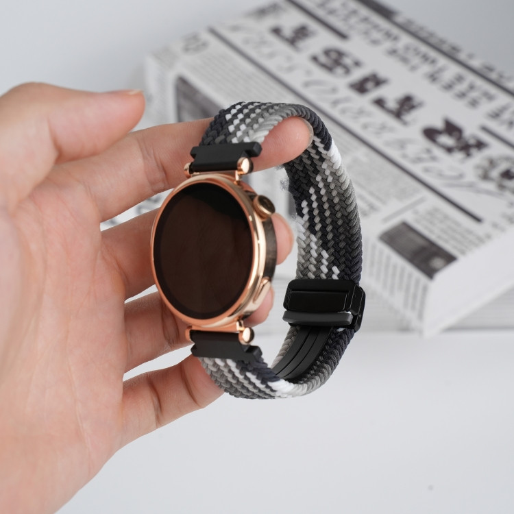 Mặt sau của dây đeo đồng hồ Amazfit Bip bện từ tính, cho thấy cơ chế điều chỉnh linh hoạt