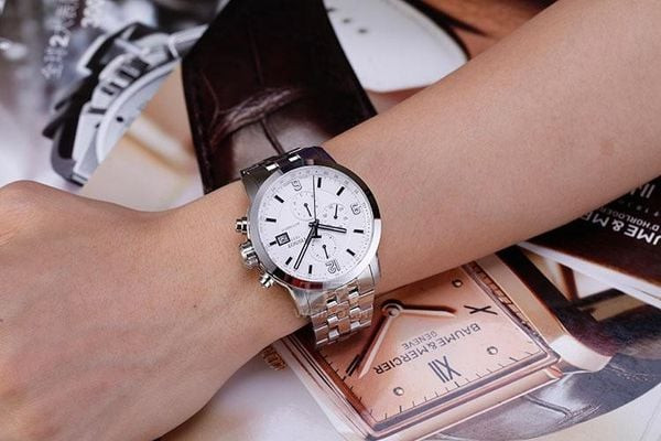 Tissot T055.427.11.017.00 là lựa chọn hoàn hảo cho phong cách thể thao