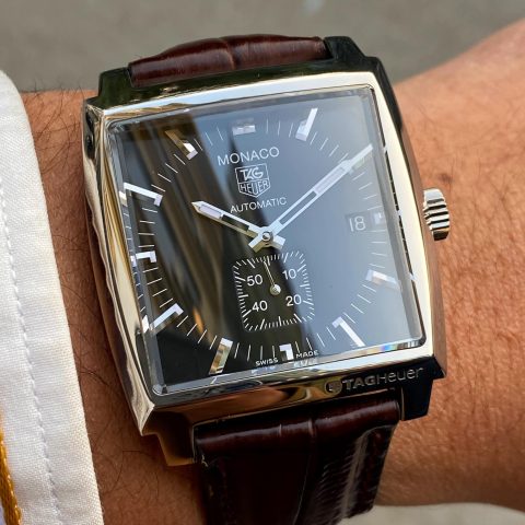 Đồng Hồ Monaco Của Nước Nào? Khám Phá Nguồn Gốc và Giá Trị Biểu Tượng TAG Heuer Monaco