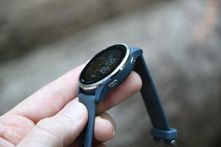 Thiết kế nút bấm vật lý của đồng hồ Garmin Venu