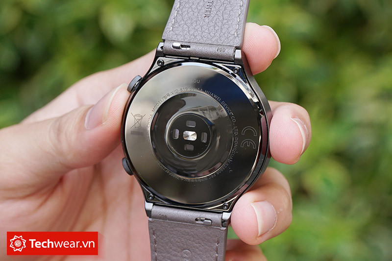 Huawei Watch GT 2 Pro với thiết kế sang trọng, bền bỉ