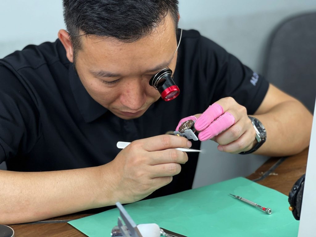 Thẩm định, định giá đồng hồ nhanh chóng