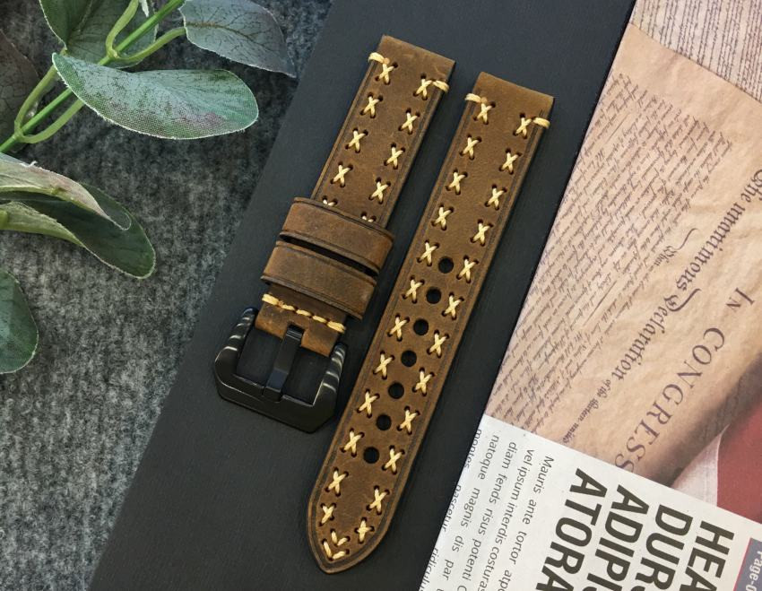 trải nghiệm đeo dây da đồng hồ handmade tphcm
