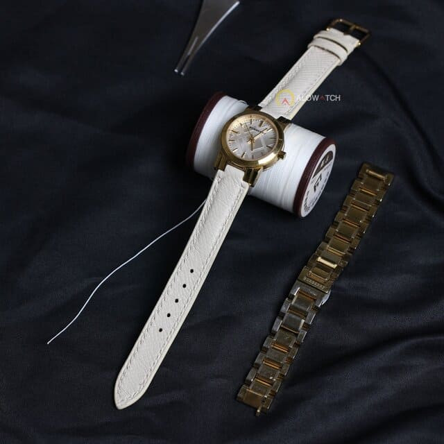 Thay dây đồng hồ Burberry chính hãng từ kim loại sang da handmade