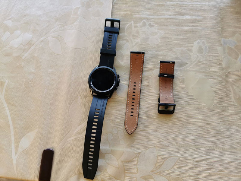 Hướng dẫn chi tiết các bước tự thay dây đồng hồ Galaxy Watch