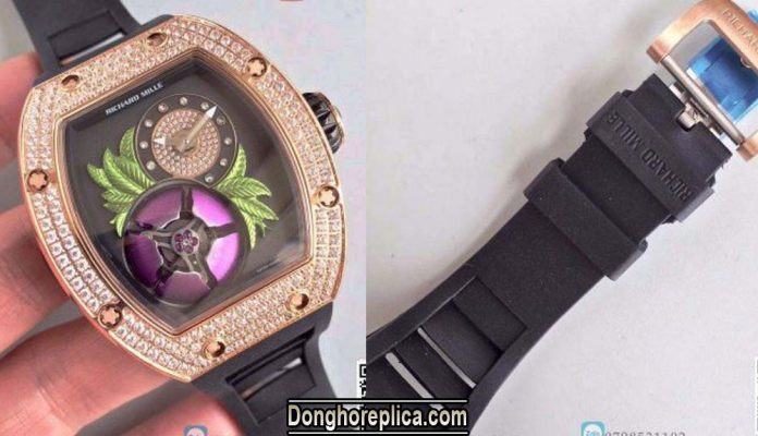 Điều chỉnh dây đeo đồng hồ Richard Mille vừa vặn, đảm bảo sự thoải mái tối đa khi sử dụng.