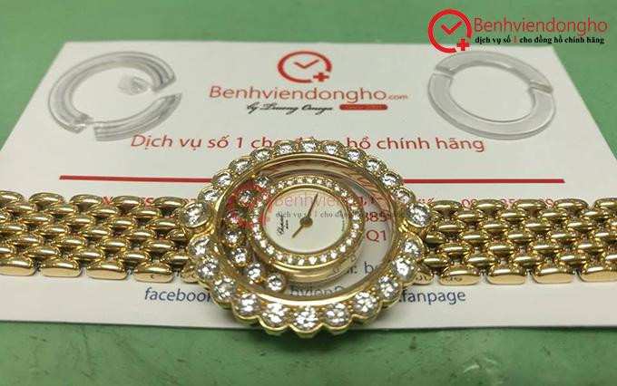 Chi phí thay mặt đồng hồ sapphire giá bao nhiêu còn phụ thuộc vào độ phức tạp của từng thương hiệu