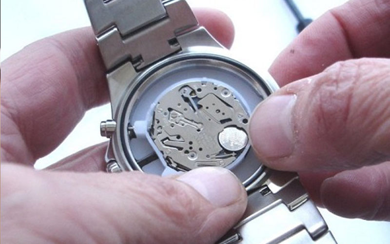 Dịch vụ thay pin đồng hồ chất lượng cao tại Phước Lợi Watch Đà Nẵng