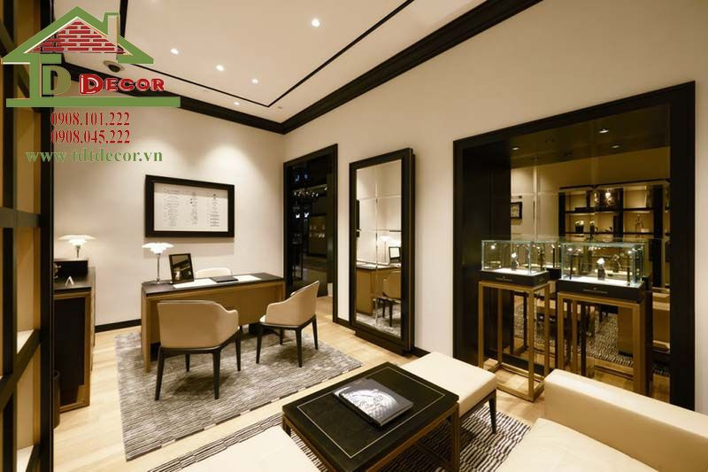 Bố trí tủ trưng bày đồng hồ gọn gàng và khoa học trong không gian shop