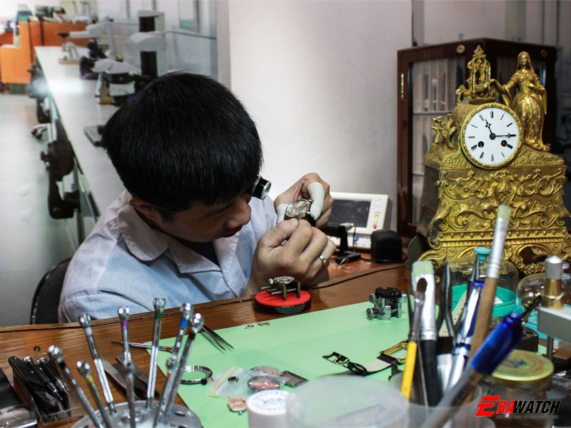 Nghề Sửa Đồng Hồ: Khám Phá Cơ Hội Học Tập và Phát Triển Tại TPHCM