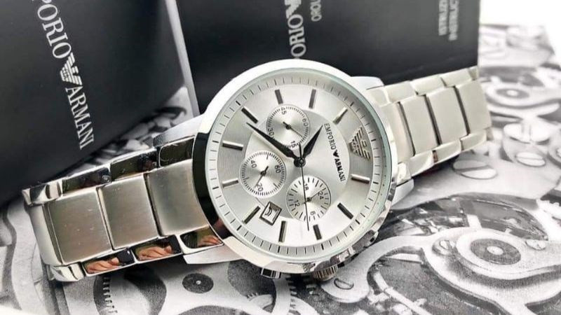 Đồng hồ Armani Exchange với thiết kế đa dạng và khả năng chống nước tốt