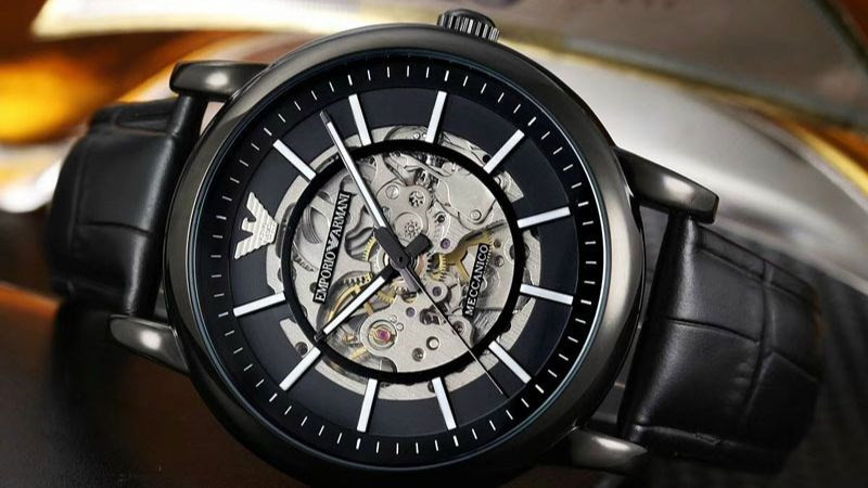 Kim và mặt số sắc nét của đồng hồ Emporio Armani chính hãng
