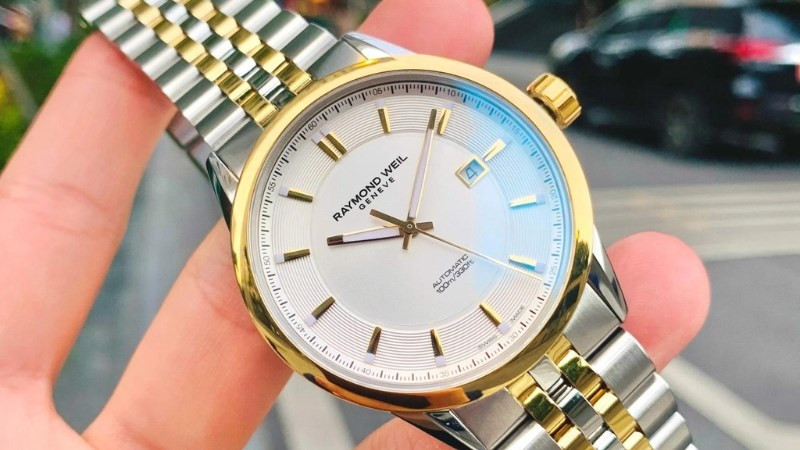 Thiết kế mặt số tối giản của Raymond Weil Freelancer Automatic