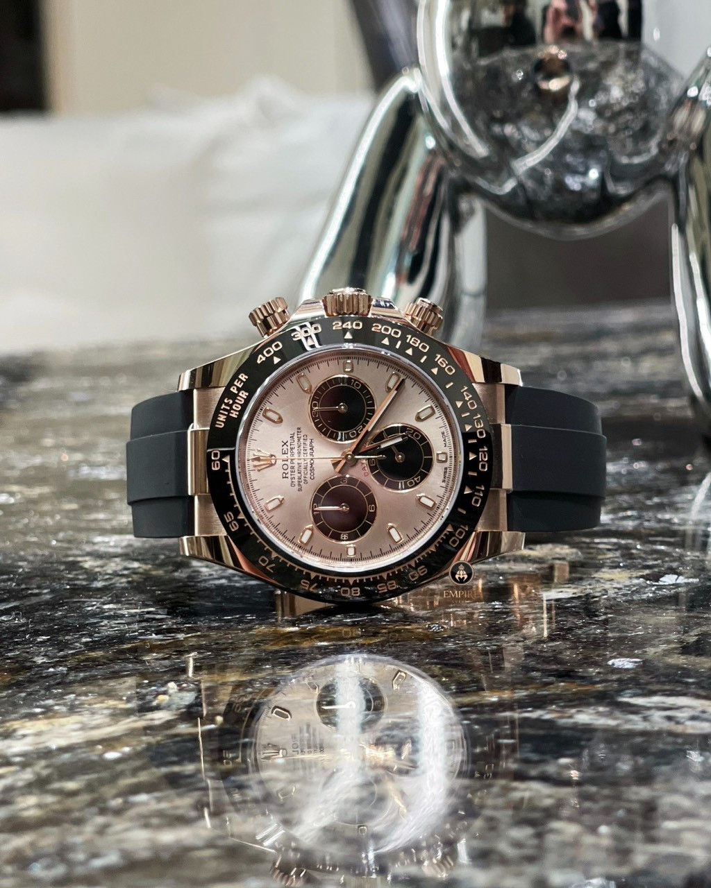 Đồng hồ Rolex Cosmograph Daytona với dây đeo Oysterflex và vỏ Everose Gold