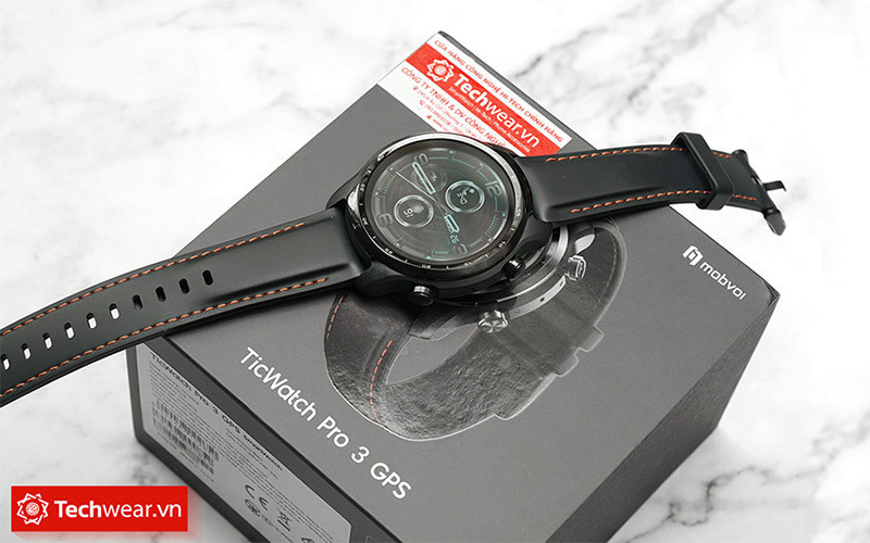TicWatch Pro 3 hiển thị thông tin sức khỏe và bài tập