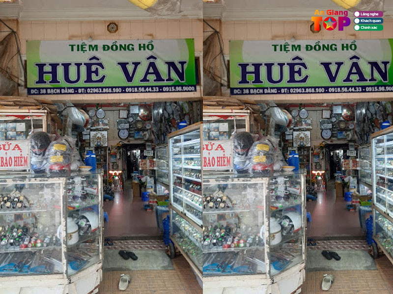 Không gian trưng bày đồng hồ tại Tiệm Đồng Hồ Huê Vân, một cửa hàng đồng hồ gần đây được đánh giá cao.