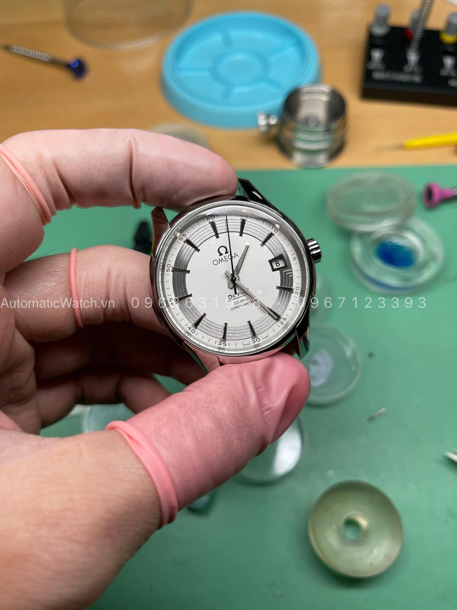 Cách Chỉnh Giờ Đồng Hồ Omega Đúng Cách: Hướng Dẫn Chi Tiết Để Bảo Vệ Cỗ Máy Thời Gian Của Bạn