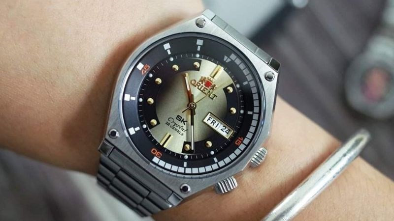 Bộ máy in-house Cal.469 của đồng hồ thủy quân lục chiến Orient