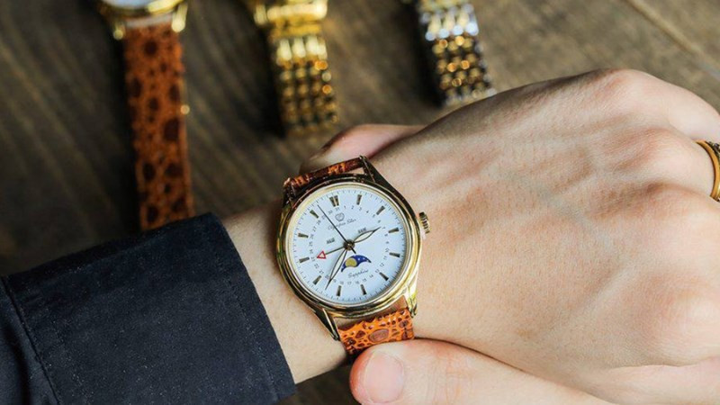 Ưu điểm của các loại máy đồng hồ đeo tay Quartz là độ chính xác cao và giá thành đa dạng