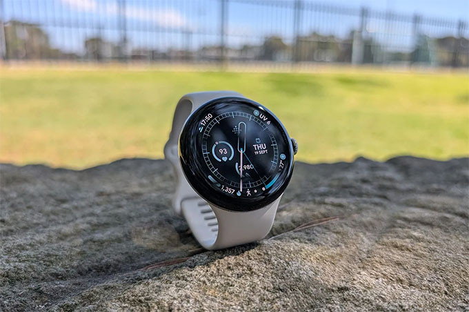 Đồng hồ thông minh có Google Pixel Watch 3 với nhiều tính năng theo dõi sức khỏe hấp dẫn