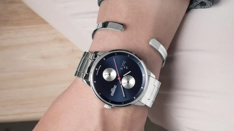 Giúp tổng thể phong cách của bạn trở nên hài hòa hơn khi mix đồng hồ với vòng tay nam