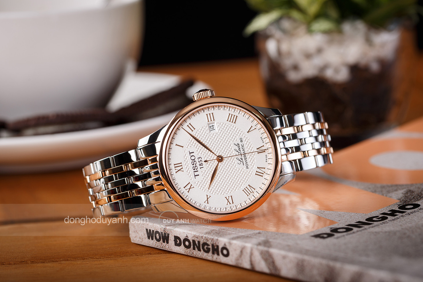 Mẫu Tissot Le Locle Powermatic 80 T006.407.22.033.00 nổi bật với mặt số vân Guilloche tinh xảo và bộ kim Leaf đặc trưng.