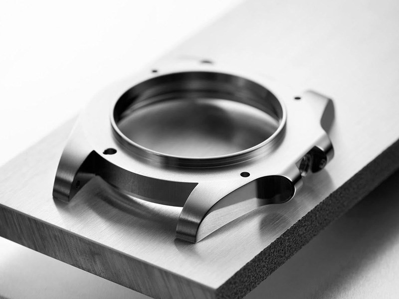 Vỏ đồng hồ Rolex làm từ thép Oystersteel 904L