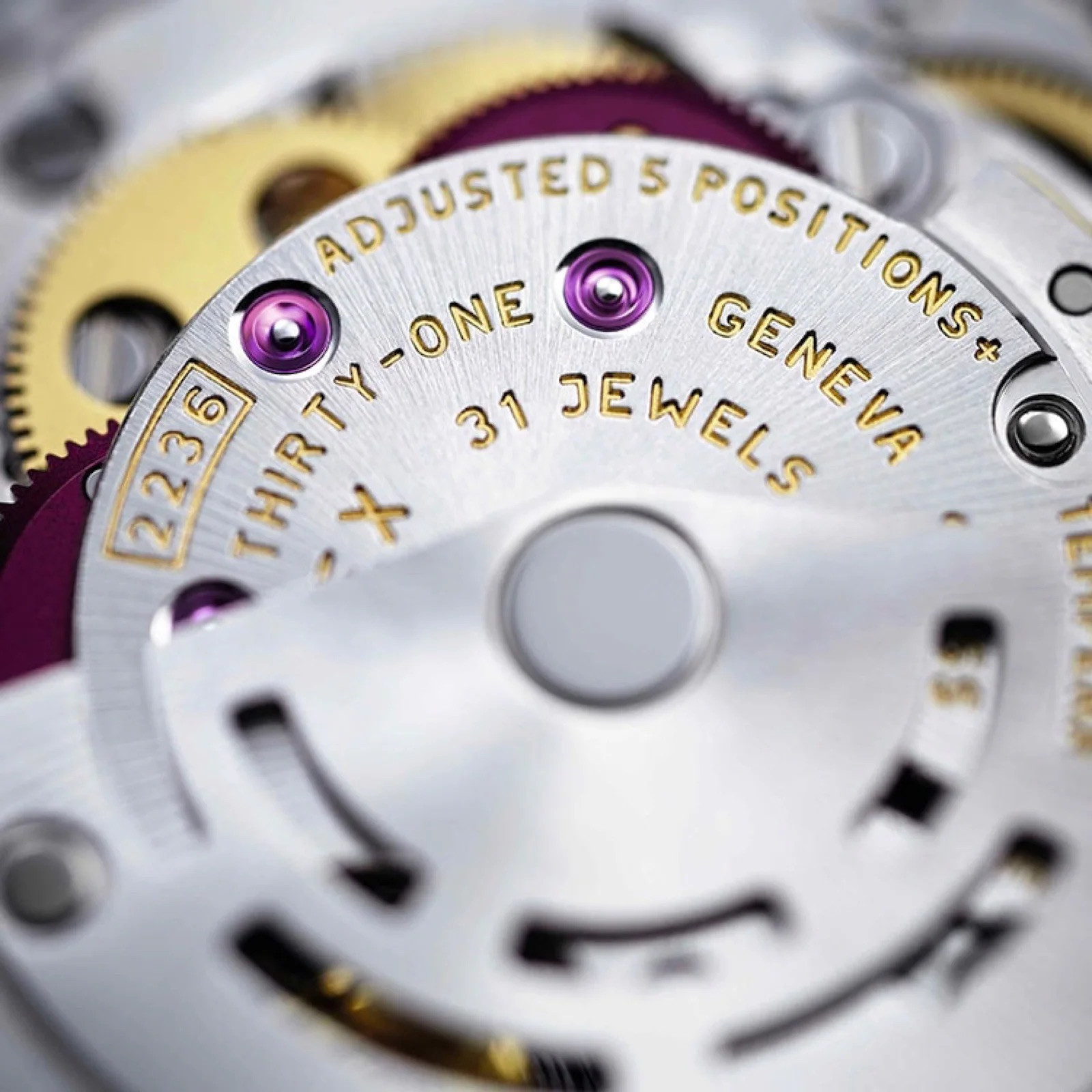 Bộ máy Calibre 2236 với dây tóc Syloxi của Rolex