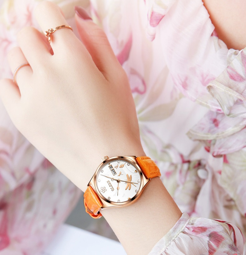 Chi tiết chất liệu dây đeo đồng hồ bằng da mềm mại của OLE127