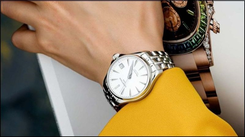 Đồng hồ đeo tay nữ đính kim cương lộng lẫy, kiêu sa, tăng giá trị sản phẩm