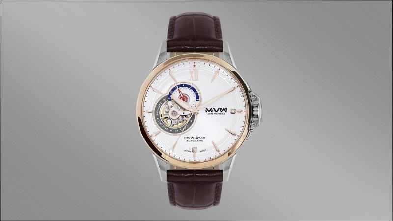 Đồng hồ MVW Star Automatic có dây da êm ái tạo cảm giác thoải mái, dễ chịu khi đeo trên tay