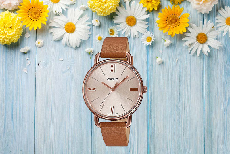 Đồng hồ Casio nữ mặt tròn dây da màu nâu kết hợp mặt đồng hồ tinh tế