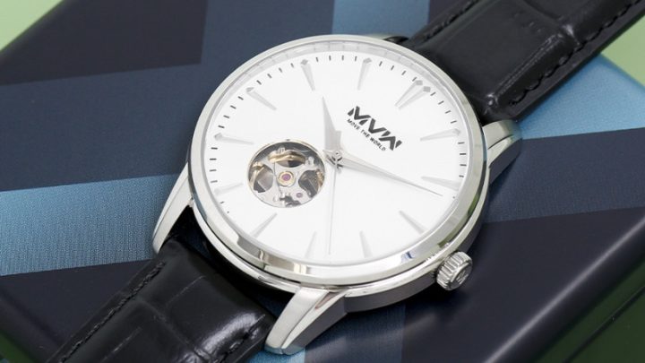 Đồng hồ cơ nam với mặt đồng hồ lộ tim 41mm, biểu tượng của vẻ đẹp tinh tế, xứng đáng là một trong những allintitle:đồng hồ nam đẹp nhất thế giới.