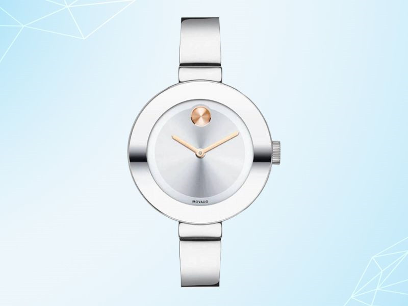 Đồng hồ Movado nữ 34mm mặt bạc thanh lịch, khả năng chống nước tốt, là mẫu đồng hồ nữ tốt giá rẻ đáng cân nhắc.