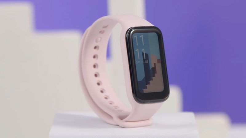 Vòng đeo tay thông minh giá rẻ Xiaomi Mi Band 8 Active với thiết kế thời trang, nhỏ gọn.